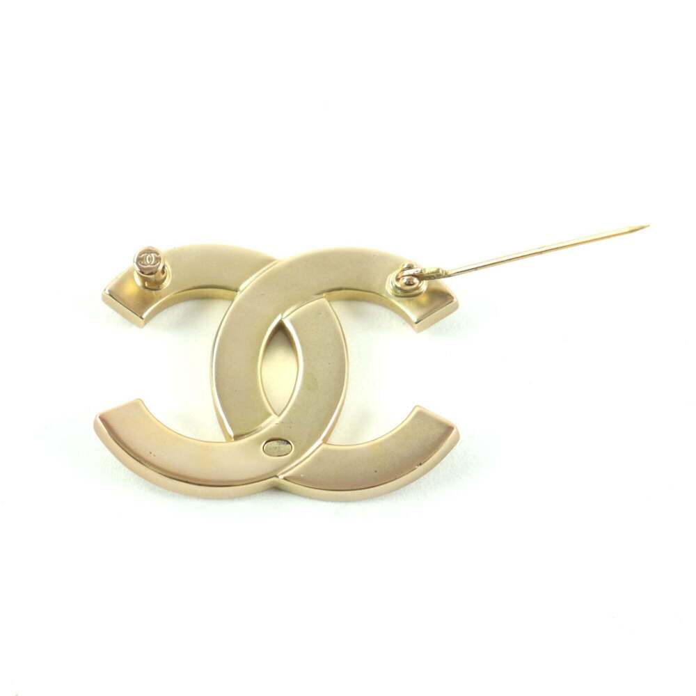 CHANEL Authentic Gold Logo Brooch - Picture 4 of 8